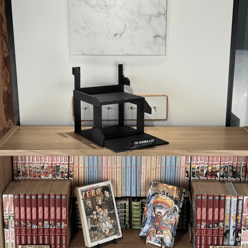 Animation du tiroir de rangement manga TirManga noir, accès aux mangas à l’avant et à l’arrière sur étagère