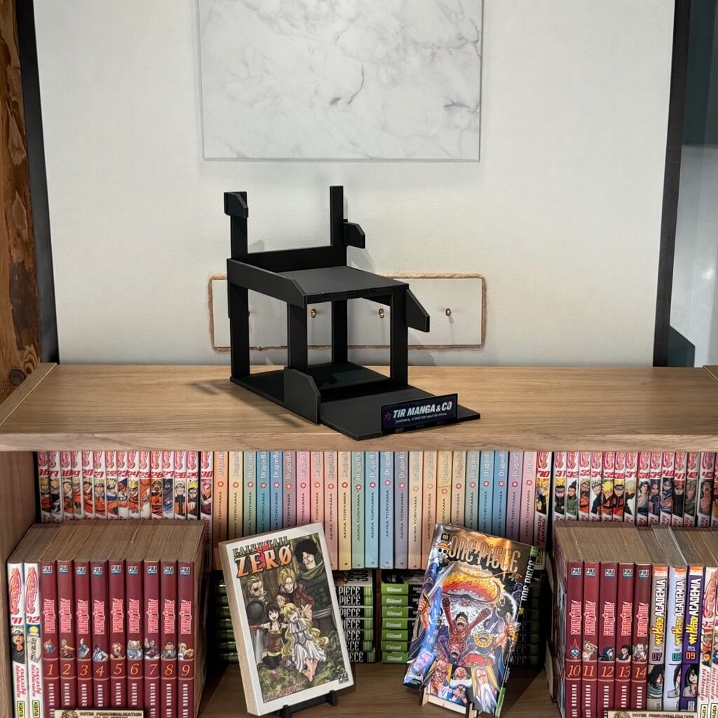 Tiroir de rangement manga TirManga noir taille M installé sur étagère